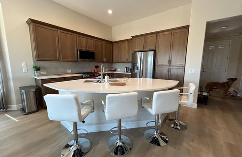 Green Valley House | Furnished 2 BR+Den home for your stay in Quail Creek