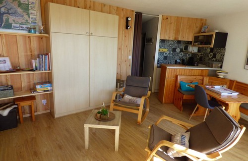 Lanton Apartment | Furnished 4 pers View of the Port and BASSIN D'ARCACHON - near shops and beach
