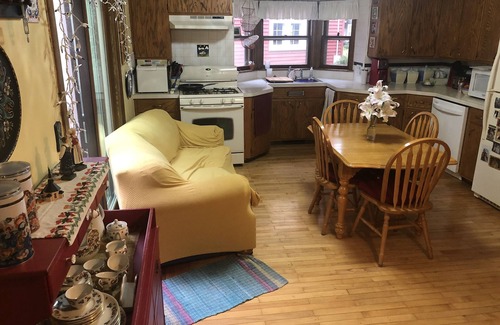 Appleton House | Furnished 5 BR home Appleton WI Avail. Jan 11-April 30, 2026. Prefer 3 mo rental