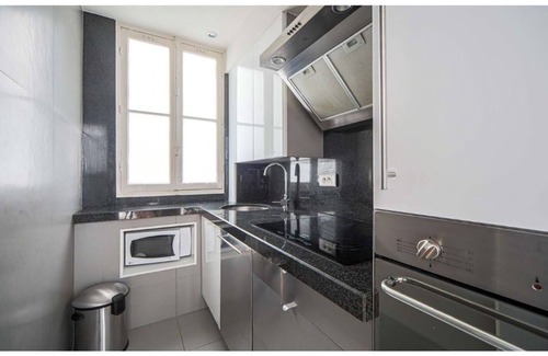 Chaillot Apartment | Furnished Apartment at Triangle d'Or - Champs Elysees