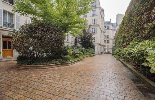 Chaillot Apartment | Furnished Apartment at Triangle d'Or - Champs Elysees
