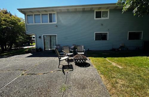 Ferndale Apartment | Furnished Basement Apartment