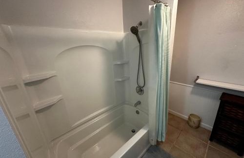Ferndale Apartment | Furnished Basement Apartment