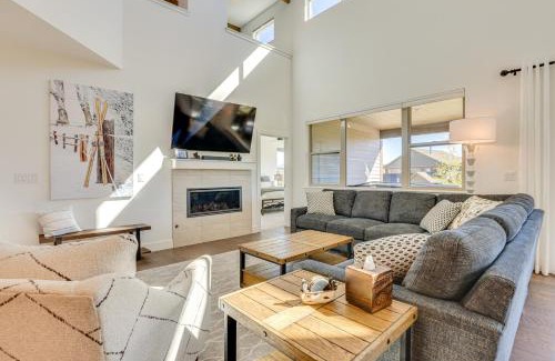 Grand Elk Ranch House | Furnished Deck and Hot Tub Chic Granby Home!