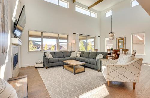 Grand Elk Ranch House | Furnished Deck and Hot Tub Chic Granby Home!