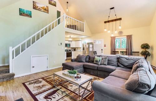 Albrightsville Cabin | Furnished Deck + Fire Pit: Poconos Outdoorsy Gem