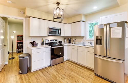 Albrightsville Cabin | Furnished Deck + Fire Pit: Poconos Outdoorsy Gem