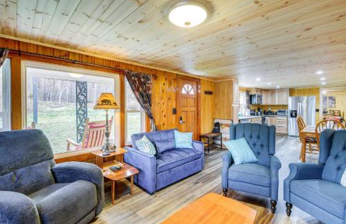 Cosby House | Furnished Deck Rustic Cabin in Cosby!