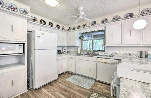 Hot Springs Village House | Furnished Deck with Views Hot Springs Cottage