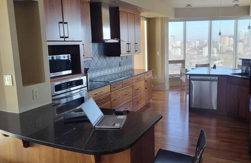 Edmonton Apartment | Furnished Executive Hi Rise Condo - Longterm rental - On Southside River Valley