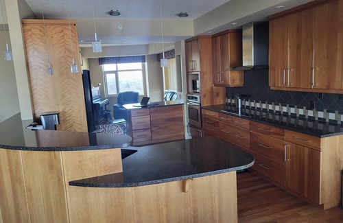 Edmonton Apartment | Furnished Executive Hi Rise Condo - Longterm rental - On Southside River Valley
