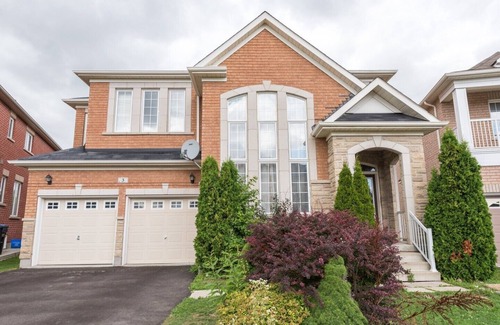 Brampton House | Furnished Executive Home - Brampton (Toronto) Canada