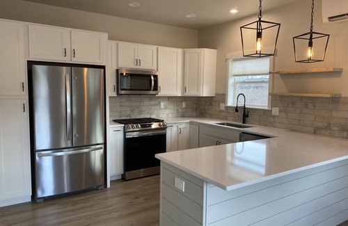 Old Bend Apartment | Furnished Rental Bend Oregon – 1BR Walk to Old Mill & Downtown, Pet Friendly