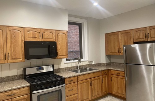 Pelham Gardens Apartment | Furnished Room Near Hospitals & Transportation