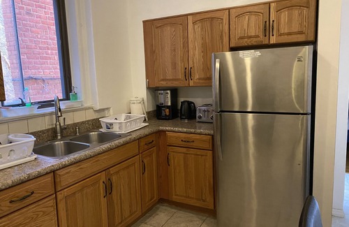 Pelham Gardens Apartment | Furnished Room Near Hospitals & Transportation