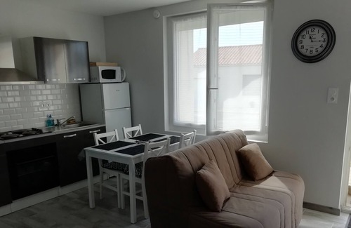 Saint-Malo-du-Bois Apartment | Furnished studio