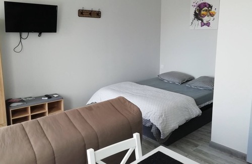 Saint-Malo-du-Bois Apartment | Furnished studio