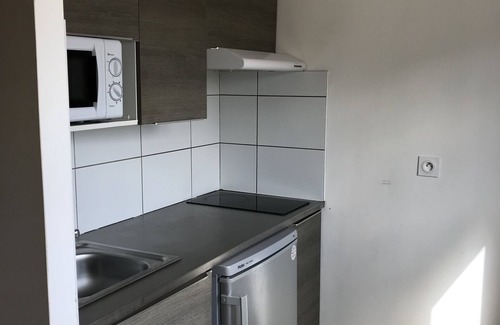 Roanne Apartment | Furnished studio with kitchen