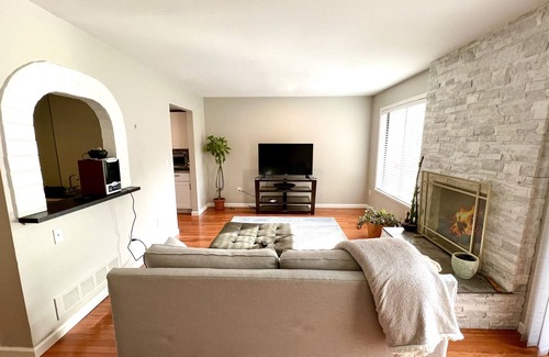 Rochester House | Furnished Townhome Condo in the Heart of Rochester Hills