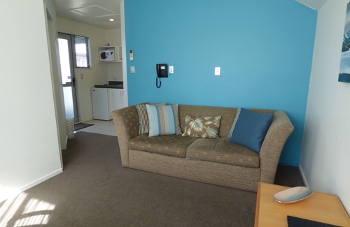 Riccarton Hotel | Fyffe On Riccarton