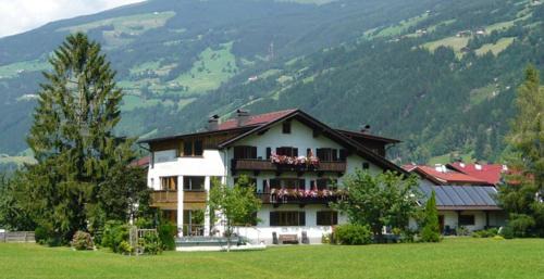 Zell am Ziller Apartment | Gästehaus Brindlinger