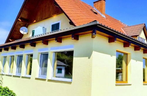 Kaindorf an der Sulm Bed & Breakfast | Gästehaus Christa ****