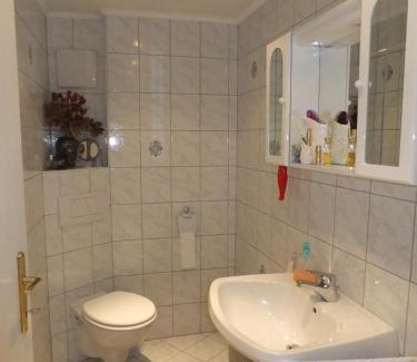 Weissenbach am Attersee Apartment | Gästehaus Riki Oberschmid