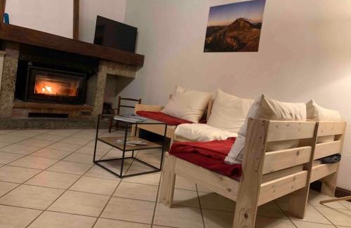 Mandailles-Saint-Julien House | Gîte À La Ferme Au Puy Mary