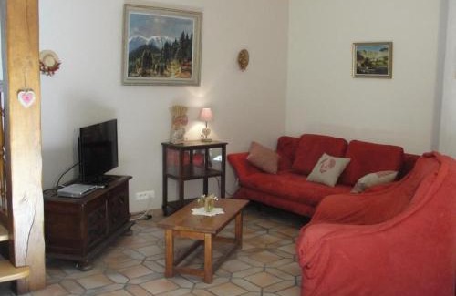 Breitenbach-Haut-Rhin House | Gîte au calme avec 2 chambres, terrasse, jardin, BBQ et parking inclus à Breitenbach-Haut-Rhin - FR-1-744-42