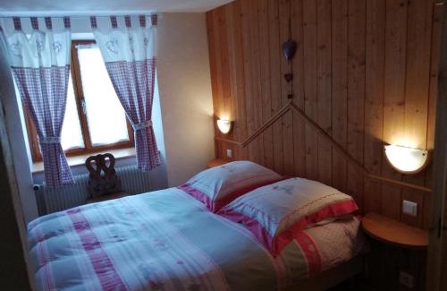 Breitenbach-Haut-Rhin House | Gîte au calme avec 2 chambres, terrasse, jardin, BBQ et parking inclus à Breitenbach-Haut-Rhin - FR-1-744-42