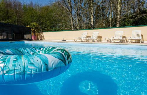 Saint-Evarzec House | Gîte Breizh piscine ou jacuzzi