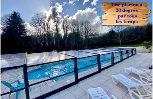 Saint-Evarzec House | Gîte Breizh piscine ou jacuzzi