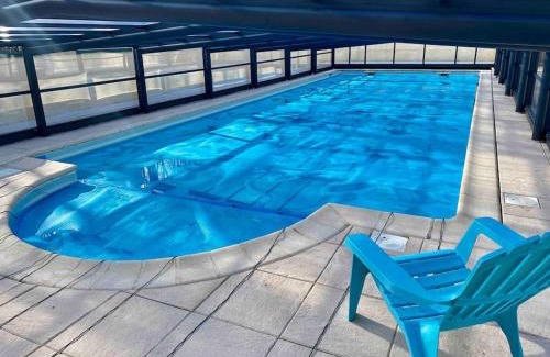 Saint-Evarzec House | Gîte Breizh piscine ou jacuzzi