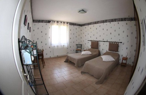 Saint-Jean-le-Comtal House | Gîte Cap D'aouba