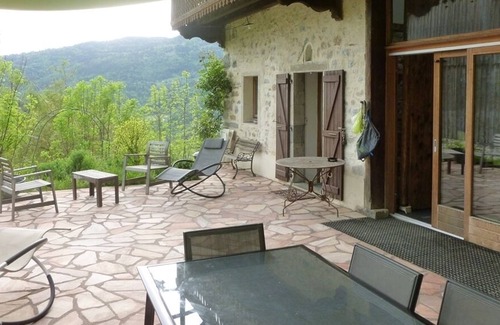 Saint-Andre-de-Boege Apartment | Gîte "chez loan" in a magnificent charming house in the Vallée Verte