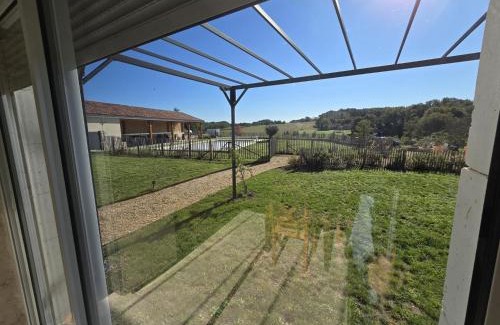 Brantome-en-Perigord House | Gîte cosy avec piscine partagée et wifi à Brantôme - FR-1-616-406