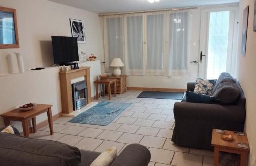Magnac-Laval House | Gîte Déco perfect for couples & families close to all amenities