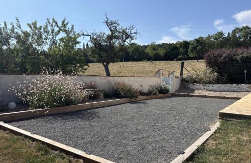 Bellenaves House | Gîte de charme à Bellenaves, animaux admis, parking, nature - FR-1-489-595