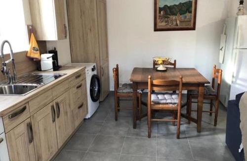 Bellenaves House | Gîte de charme à Bellenaves, animaux admis, parking, nature - FR-1-489-595