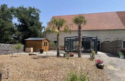 Couzon House | Gîte de charme avec piscine chauffée et climatisation à Couzon - FR-1-489-471