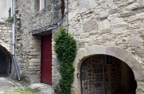 Villemagne-l'Argentiere House | Gîte de la riviere, beautiful village house (with artist studio)