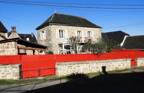 Turenne Apartment | Gîte de France Chirac du midi corrézien 3 épis - Gîte de France 6 personnes MAE-0324