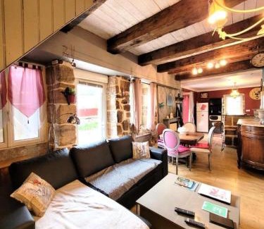 Turenne Apartment | Gîte de France Chirac du midi corrézien 3 épis - Gîte de France 6 personnes MAE-0324