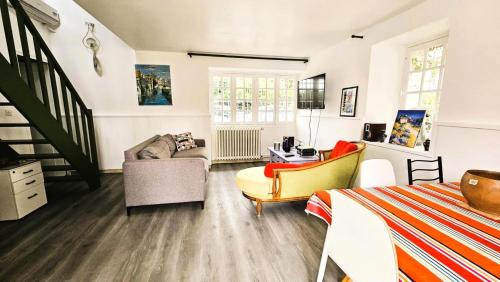 Brive-la-Gaillarde Apartment | Gîte de France Pool house et tennis 3 épis - Gîte de France 7 personnes MAE-4611