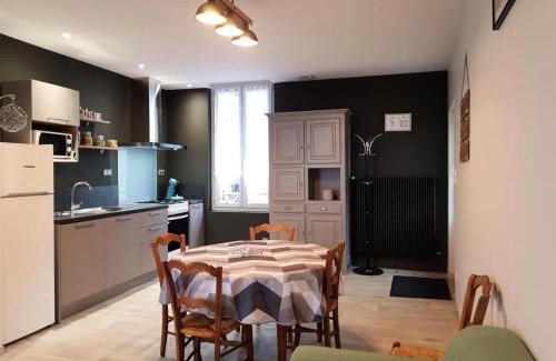 Curemonte Apartment | Gîte de France Gîte vallée de la sourdoire 3 épis - Gîte de France 6 personnes MAE-9184