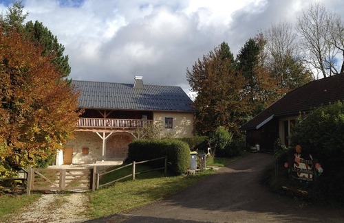 Metabief House | Gîte de la Marandine in Métabief with garden