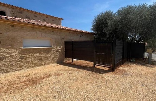 Saint-Bres Apartment | Gîte des diligences