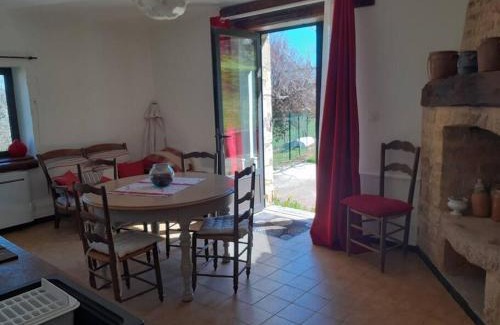 Le Buisson-de-Cadouin Apartment | Gîte du Petit Bois 2/5 pers