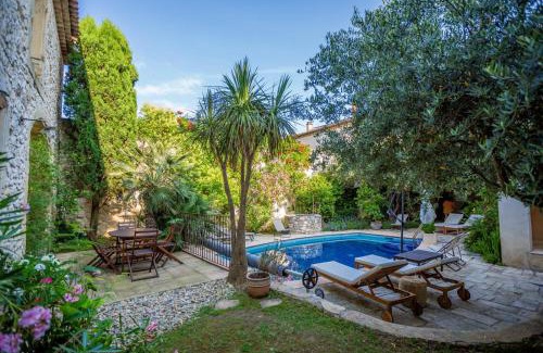 Saint-Genies-de-Malgoires House | Gîte familial 6 personnes climatisé, piscine partagée chauffée, proche Nîmes, Uzès, Pont du Gard, Cévennes