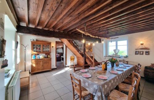 Grammond House | Gîte familial pour 12 pers. au cœur des Monts du Lyonnais - FR-1-496-373